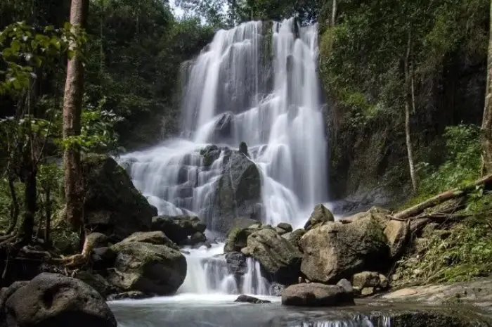Air Terjun Tujua, Menikmati Pesona Air Terjun Cantik di Maros
