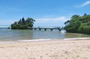 Wisata Pantai di Malang